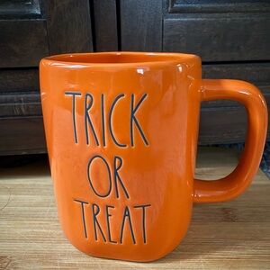 RAE DUNN TRICK OR TREAT MUG